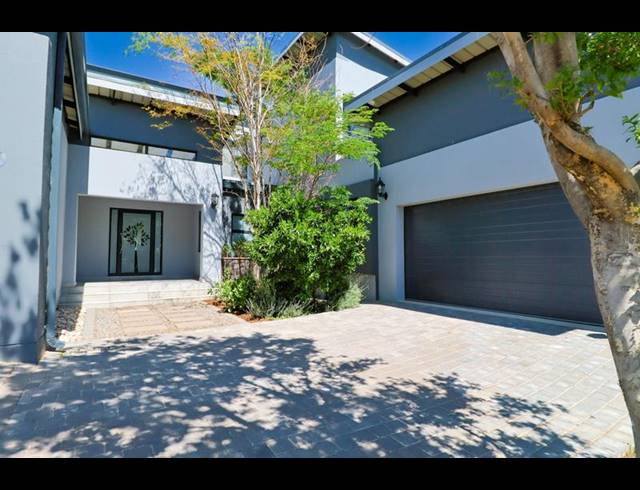 4 BEDROOM HOUSE FOR SALE IN COPPERLEAF ESTATE